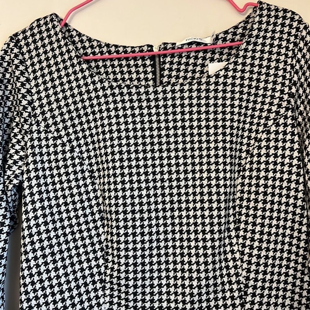 NWT Ricki’s Houndstooth Peplum Top - Picture 2 of 8